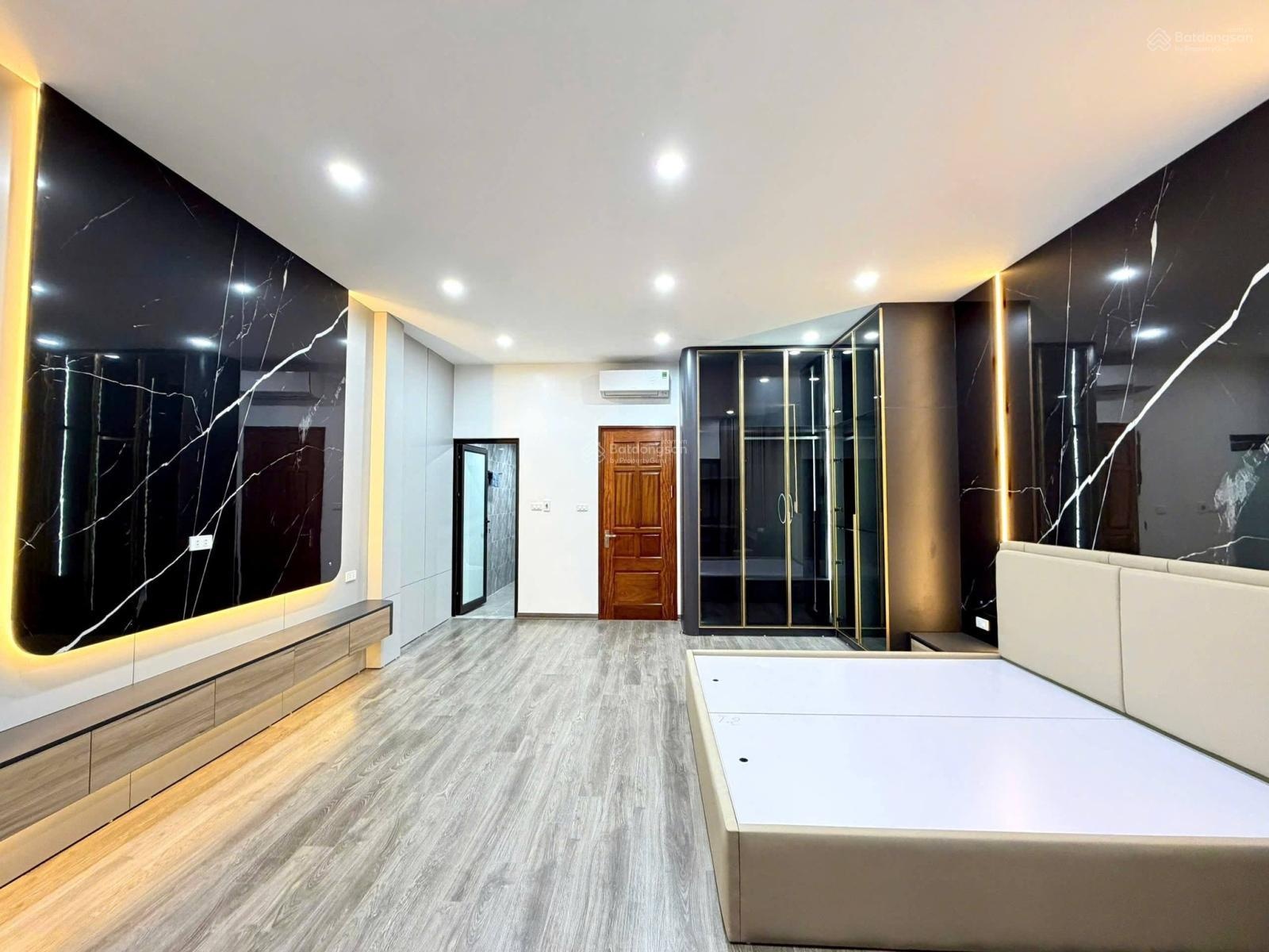 45 m2*6t*17.88 tỷ, mặt phố q. hoàng mai, ô tô, thang máy, kinh doanh, 0985818818
