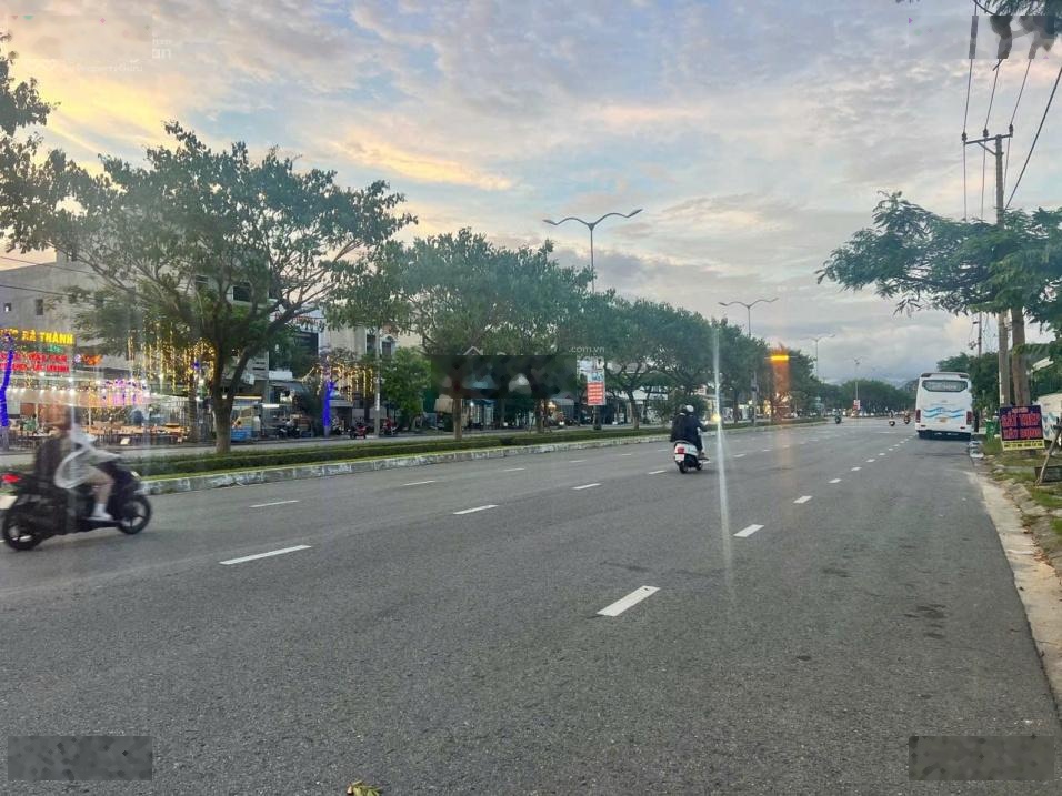 Bán lô đất lớn 4 mặt tiền đường Trần Đại Nghĩa - Đào Duy Tùng, đơn giá chỉ ~60tr/m2