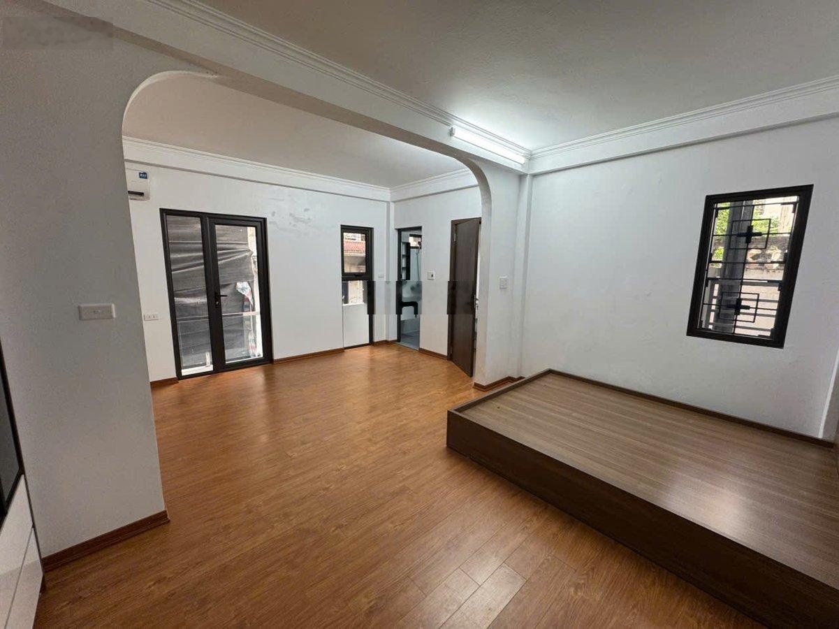 Siêu phẩm nhà ô tô lùi cửa, diện tích 40m2, đường rộng thoáng, 6 tầng, giá nhỉnh 10 tỷ, mặt tiền 5m