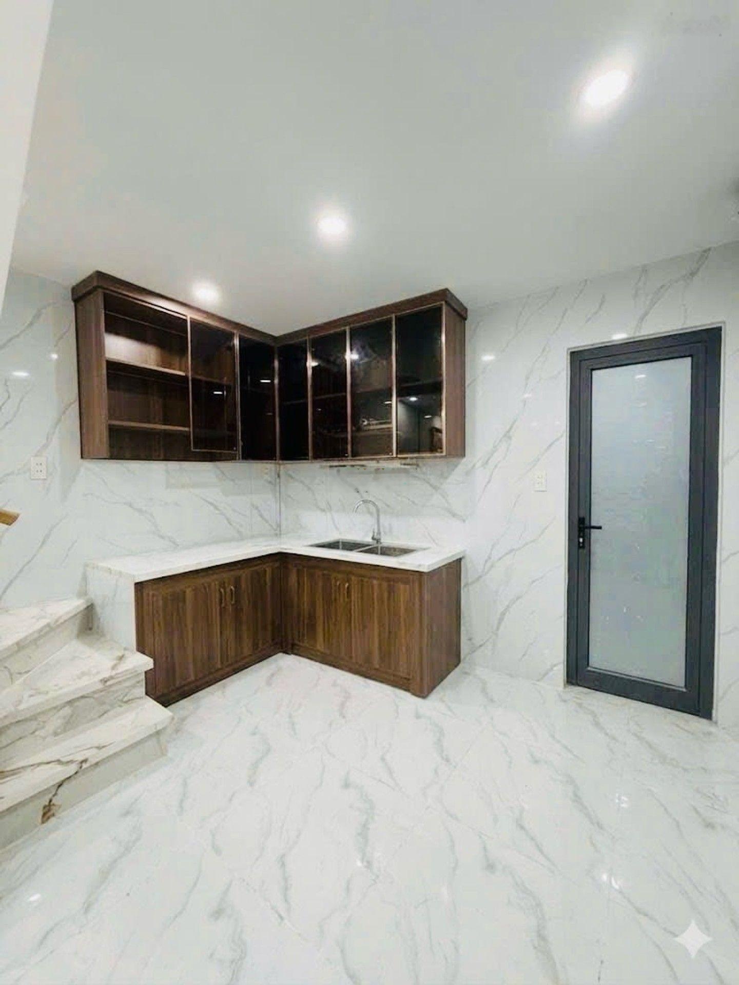 Nhà quận 6, ngay cư xá phú lâm a, dtsd 49m2, chỉ 3 đồng hơn, sẵn nội thất, vào ở ngay