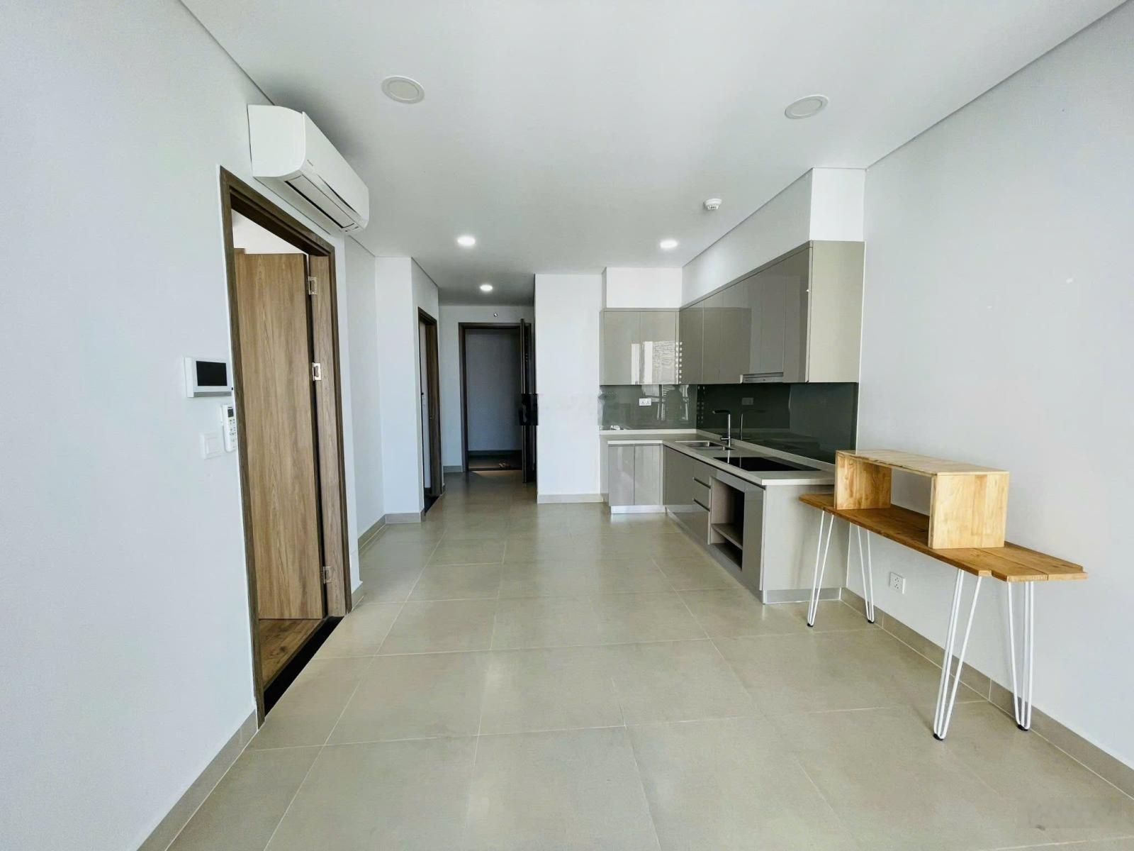 Cho thuê căn 2PN-2WC, NTCB giá 12tr5 Sky89 quận 7