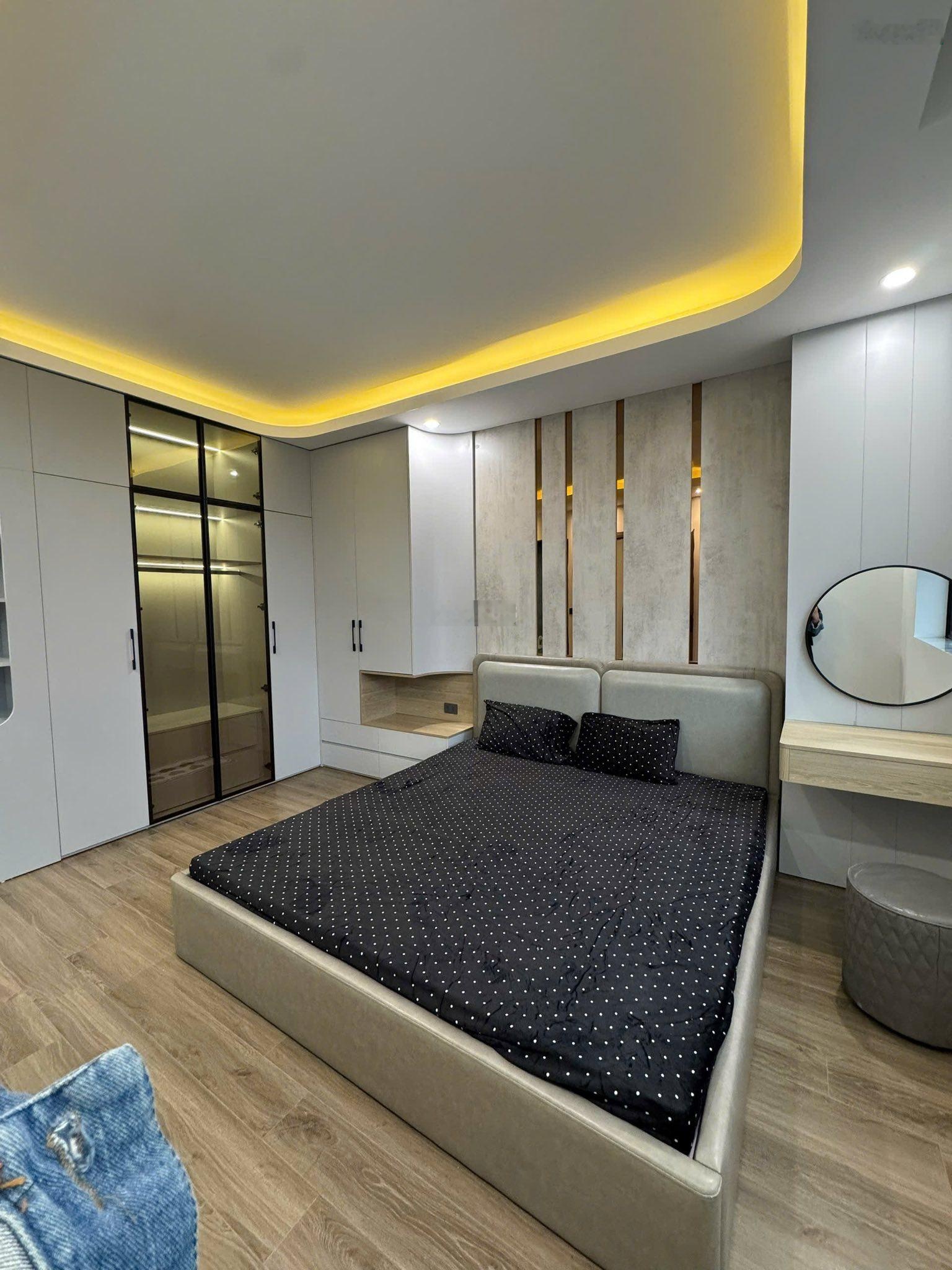 Cần bán gấp chung cư 160m2, 4 phòng ngủ 3 vệ sinh, 8,5 tỷ