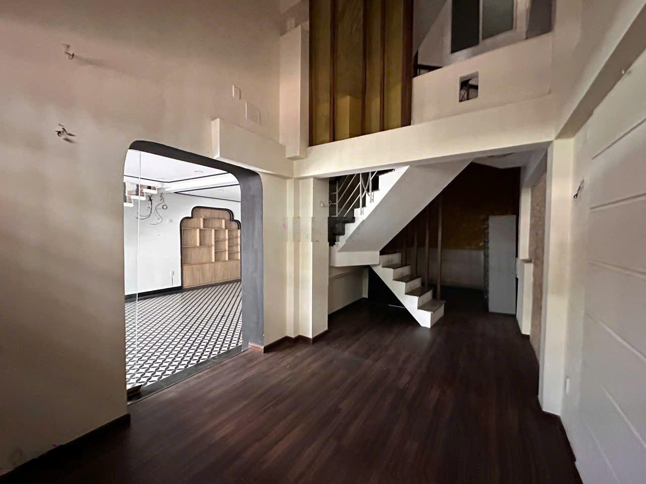 Cho thuê Nhà riêng 4 tầng, 100m2, 70 triệu ở Đường Cao Bá Nhạ, Nguyễn Cư Trinh, Q1
