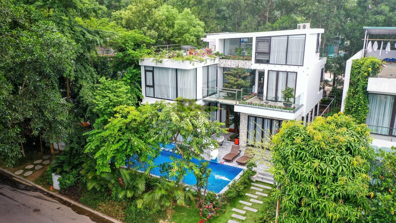 Villa 300m2 Anh Vũ view hồ có Hầm full tiện ích xông hơi ướt + khô, Bể sục Onsen Jacuzzi thảo dược