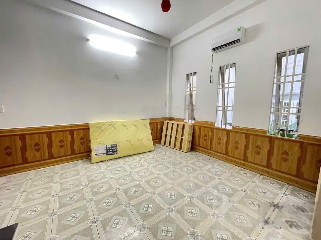 Giá 2 triệu / tháng PHÒNG TRỌ GIÁ RẺ GẦN CVPM QUANG TRUNG AN NINH TỐT Q.12 Địa chỉ: Đường