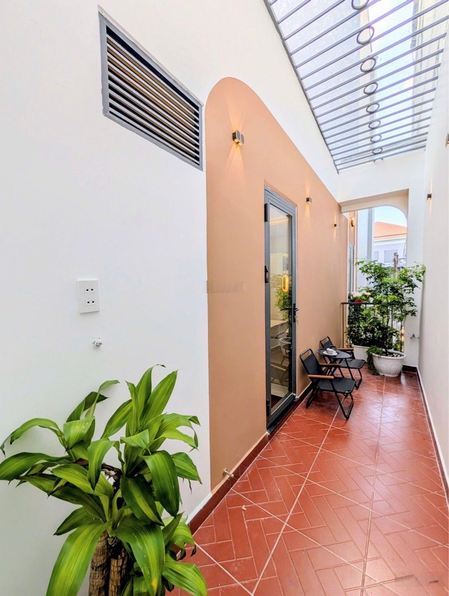Nhà đẹp như VILLA ngay Hoa Sữa ,Phan Xích Long 60m2_ 3T FULL nội thất chỉ 7,55 tỉ có TL