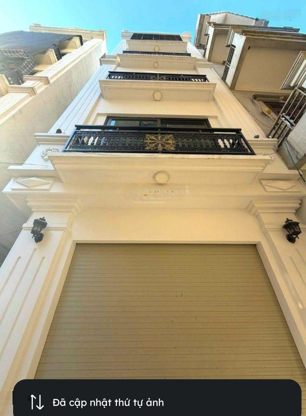 Bán gấp nhà La Khê Hà Đông, DT: 35m2, 5 tầng, thang máy, Full đồ,ô tô đỗ cửa, kinh doanh, giá 8 tỷ