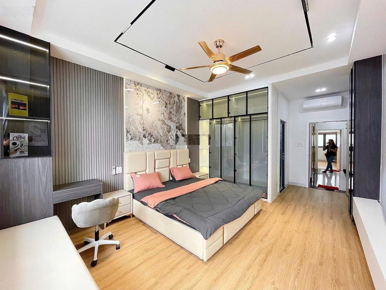 Giảm giá bán gấp nhà Đình Phong Phú-Q9 gần trường tiểu học Phong Phú 2tỷ450/70m2 đang cho thuê 16tr