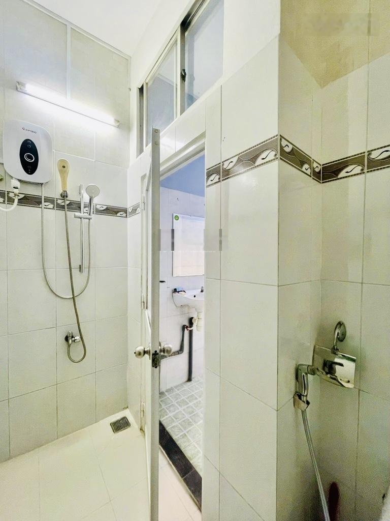 Bán nhà Lam Sơn, Phú Nhuận, khu vực hiếm nhà bán, sát HXH, 4.8 x 17m, có sẵn dòng tiền, 8.4 tỷ