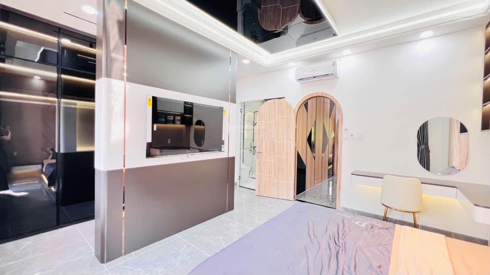 Giảm sốc 450tr nhà đẹp ngang 5.5m phong cách villa, sân vườn siêu thoáng thạnh xuân 21, quận 12