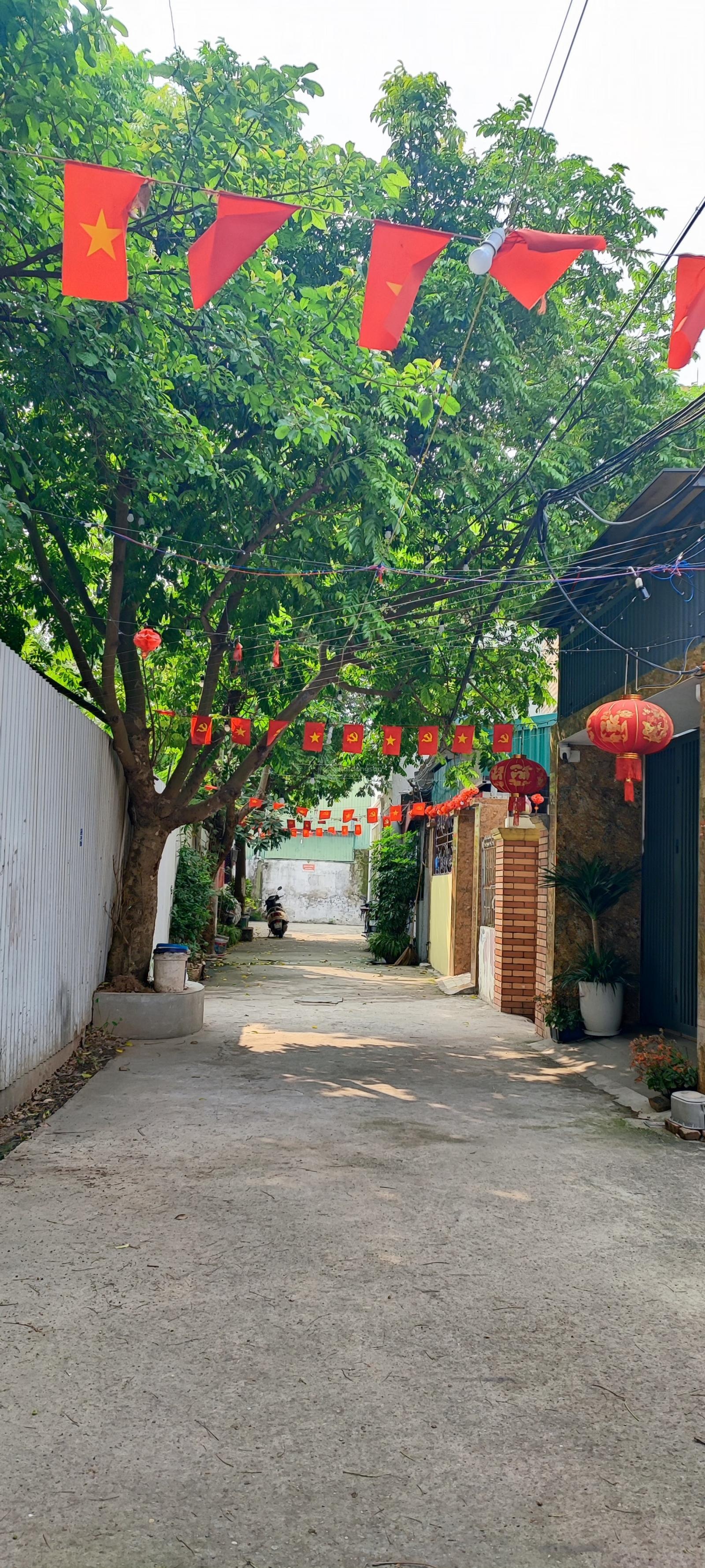 Bán Đất Bát Khối Long Biên, Ô Tô Tránh, 75m2, MT4.2m, 10.9 tỷ.