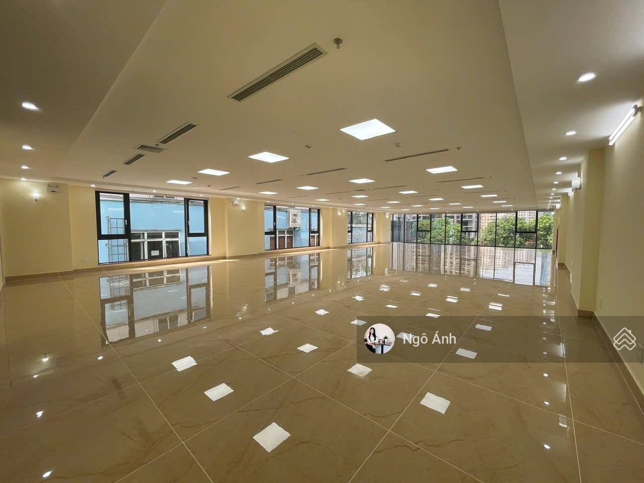 370 Tỷ Toà Văn Phòng Phố Duy Tân, Cầu Giấy 620m2 x 8T x mt 21m Thông Sàn 2 Thang Máy, 800tr/1 Thang