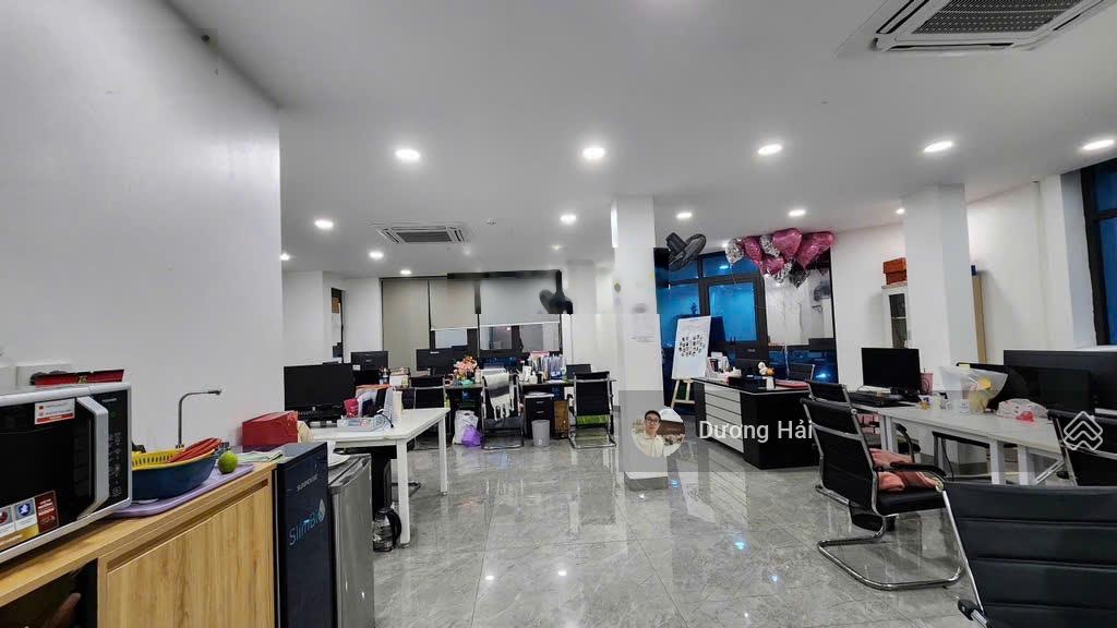 Bán nhà Nguyễn Văn Huyên - Cầu Giấy DT 160m 8 Tầng Lô góc Thang Máy Gara Ô Tô