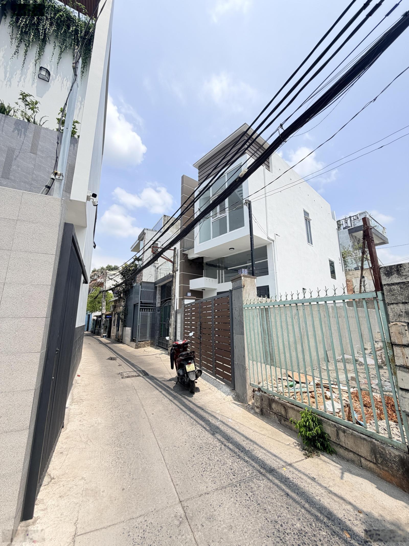 Chủ gửi bán nhà 1 trệt 2 tầng lửng (Trung Dũng cũ). Dt: 71m2. Giá: 4tỷ5 TL