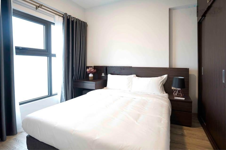 Bán căn 2 ngủ 70m toà Lake1 view sân golf giá 5.150 tỷ bao phí Lh 0925988286