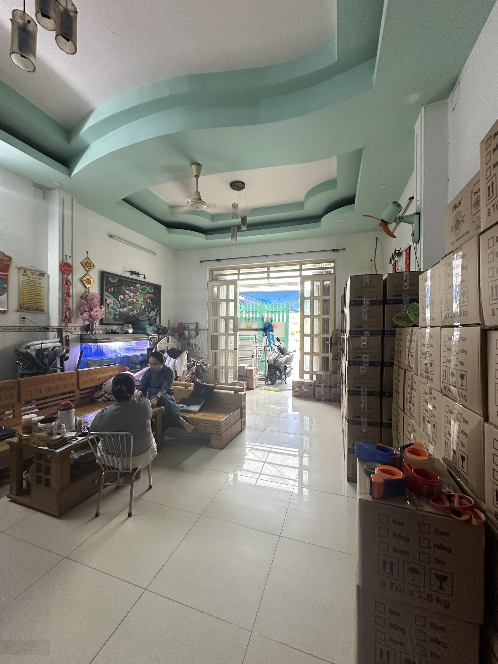 100m2 (5*20m) - Nhà 3 tầng - 3PN - xe hơi đổ cửa