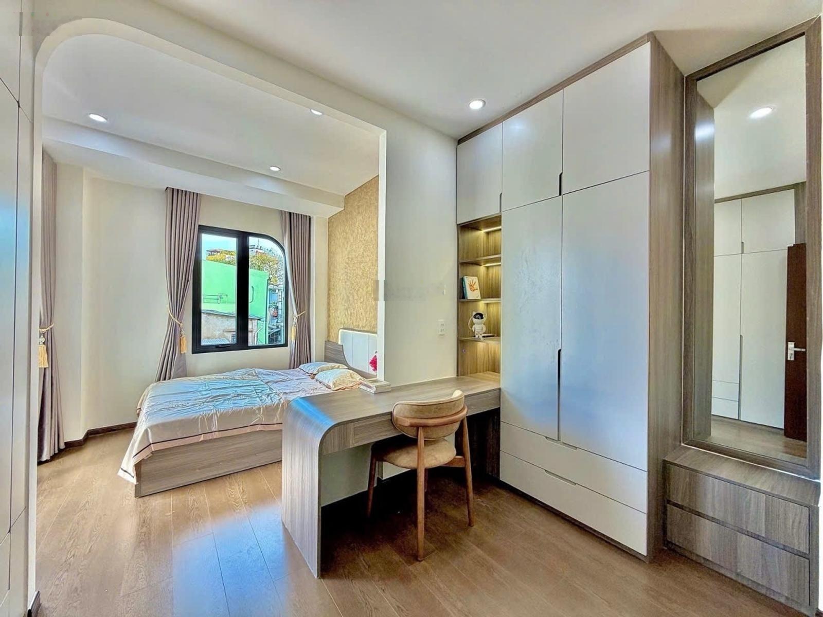 Bán nhà 3 tầng, sát mặt tiền lê quang định, bình thạnh, hẻm 4m, 32m2, 6.x tỷ