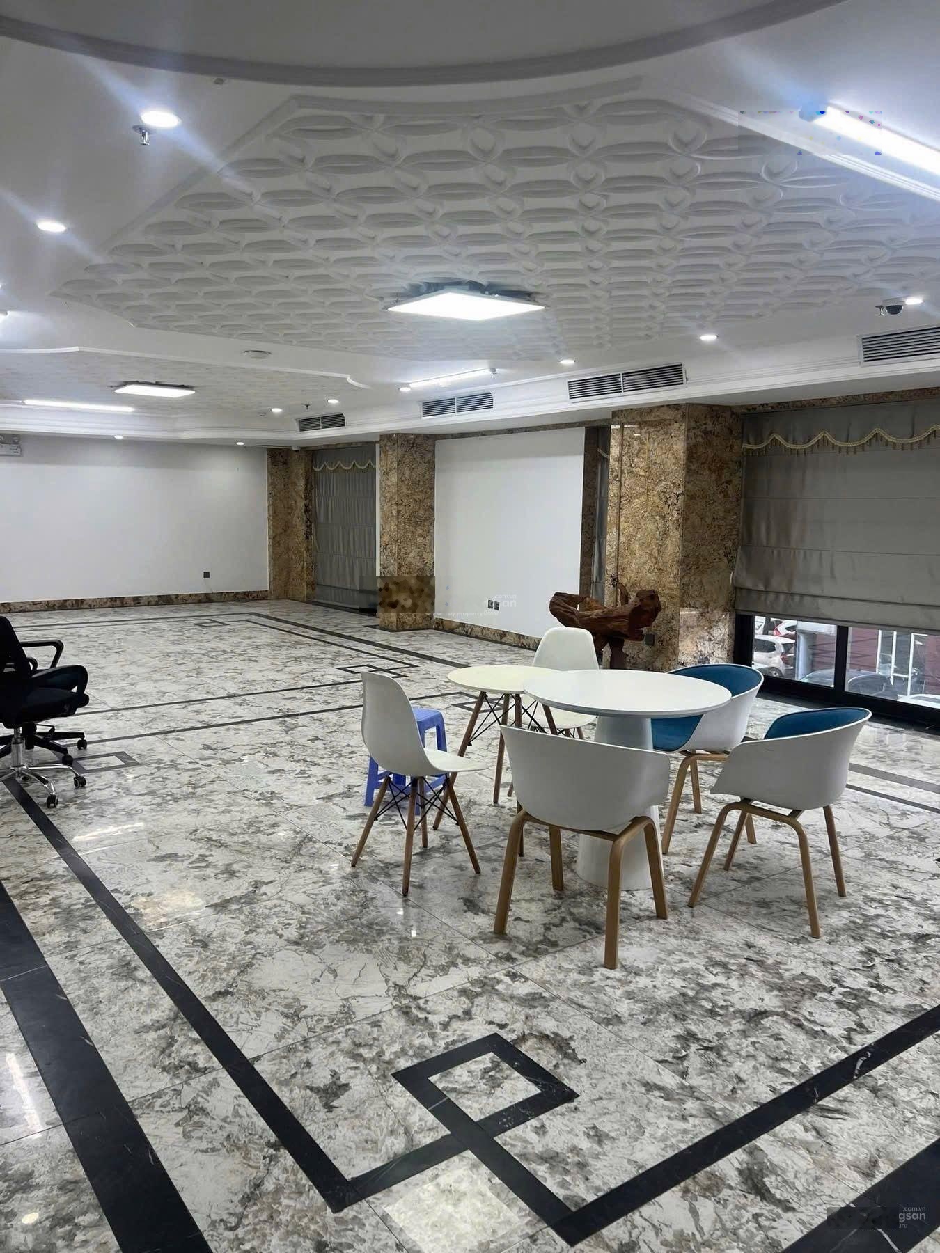 Bán nhà MP Nguyễn Hoàng 234m2 10T MT 30m giá 215 tỷ Cầu Giấy, Hà Nội, lô góc 3 thoáng, tòa đẳng cấp