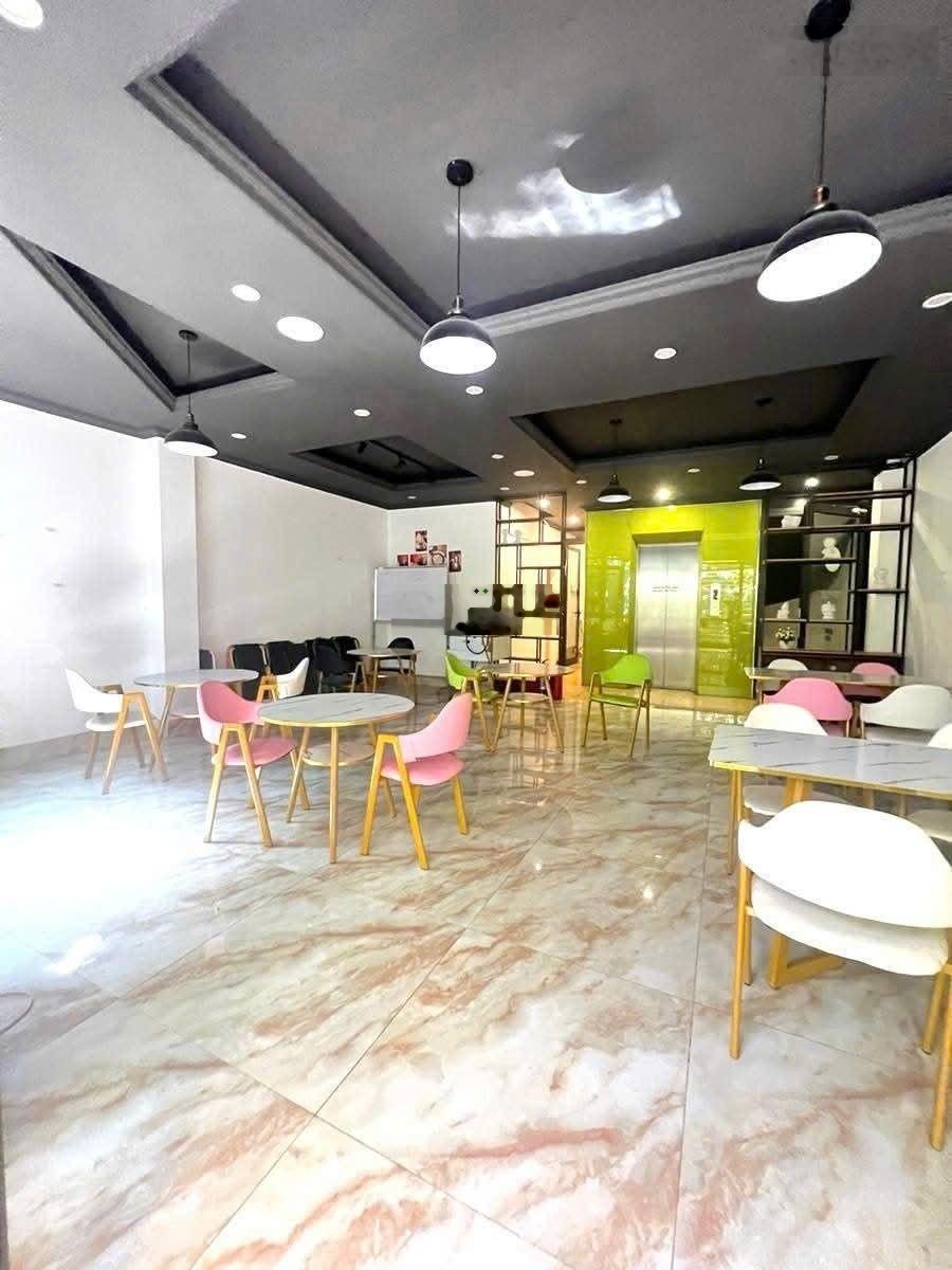 Bán Tòa Nhà Mặt Phố Dương Khuê. 70m2 x 8T Thang Máy. Mặt Tiền: 8m. Giá Thỏa Thuận