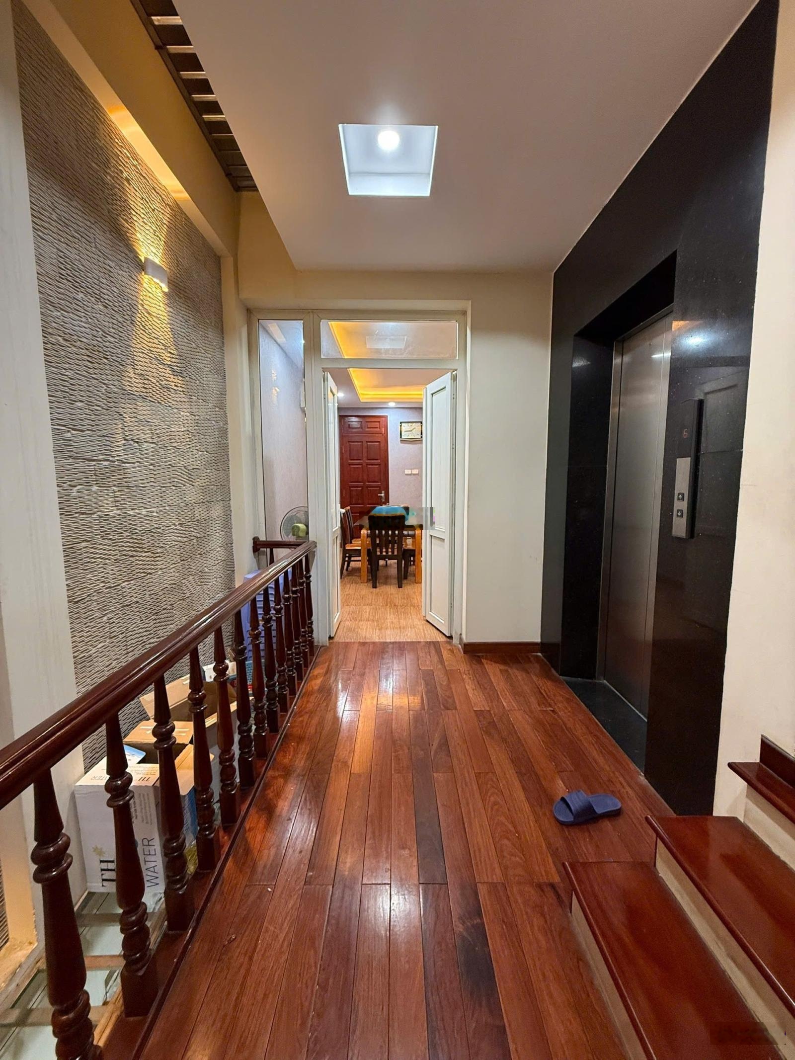 Bán nhà mặt phố Trung Hòa, 72m, 7 tầng, 72 tỷ
