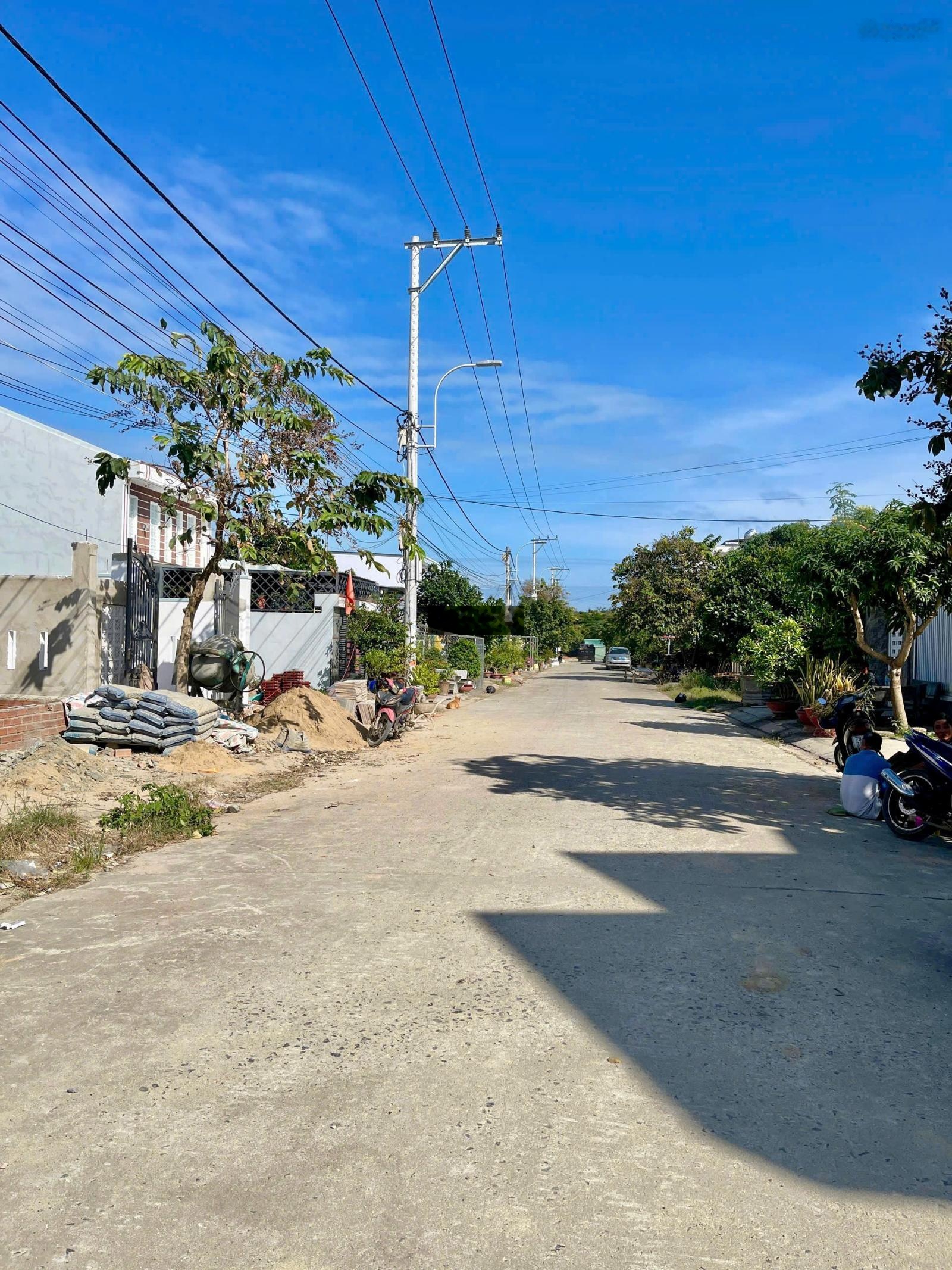 Đất tái định cư Vĩnh Hiệp Nha Trang dt 120m2 ngang 6m cách Võ Nguyên Giáp chỉ 300m