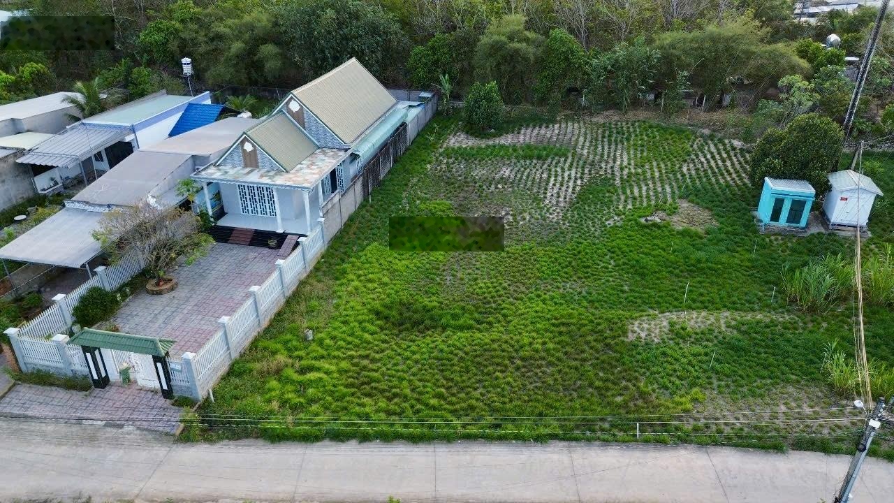 Chủ gửi bán lô đất 350m2 full thổ cư cách đường chính phước bình chỉ 80m liên hệ 0901336179