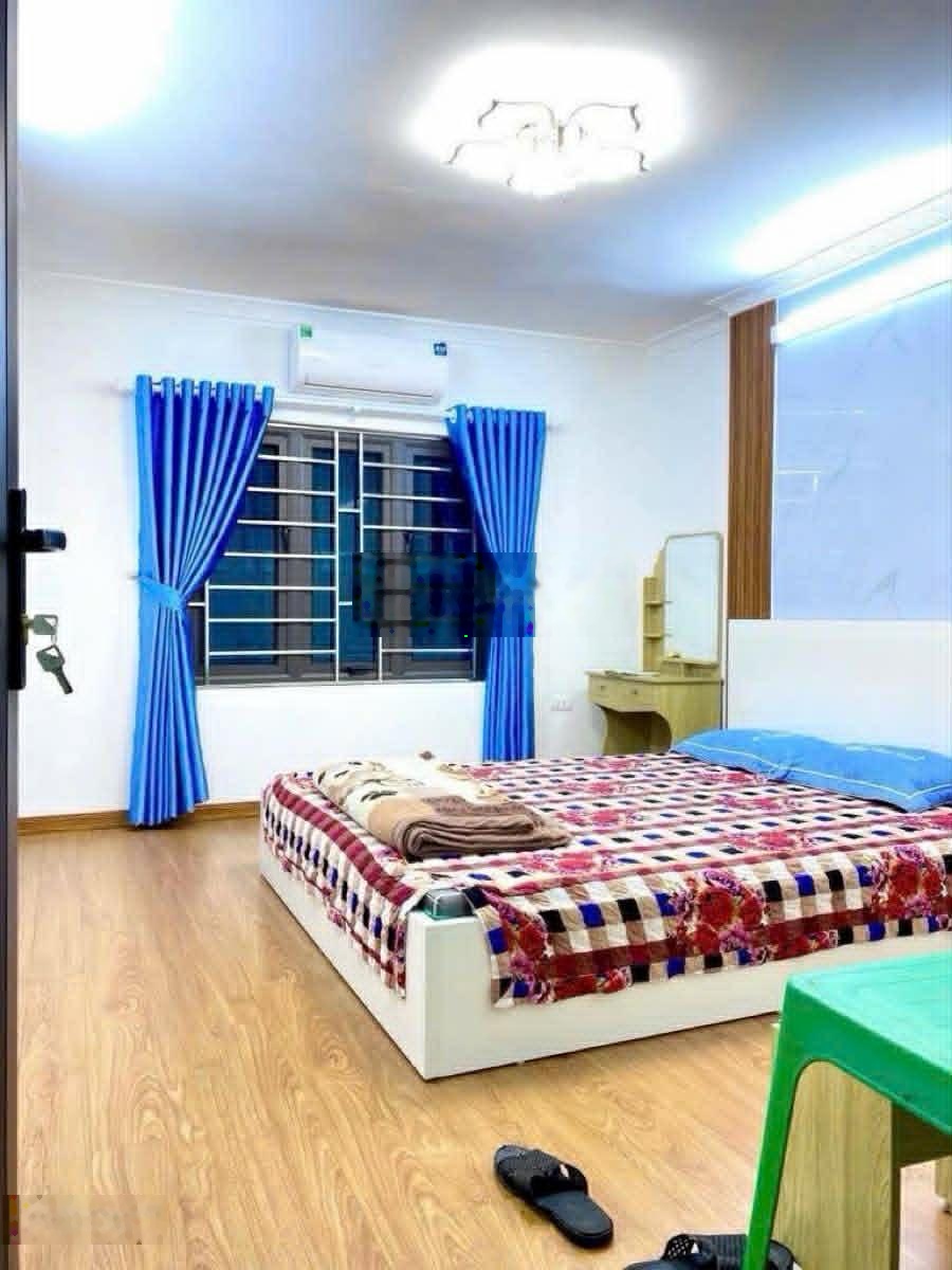 Bán gấp nhà Khương Trung, dân xây, 3 thoáng, sát ô tô, 30m ra mặt phố, 30m2*4t, ở luôn