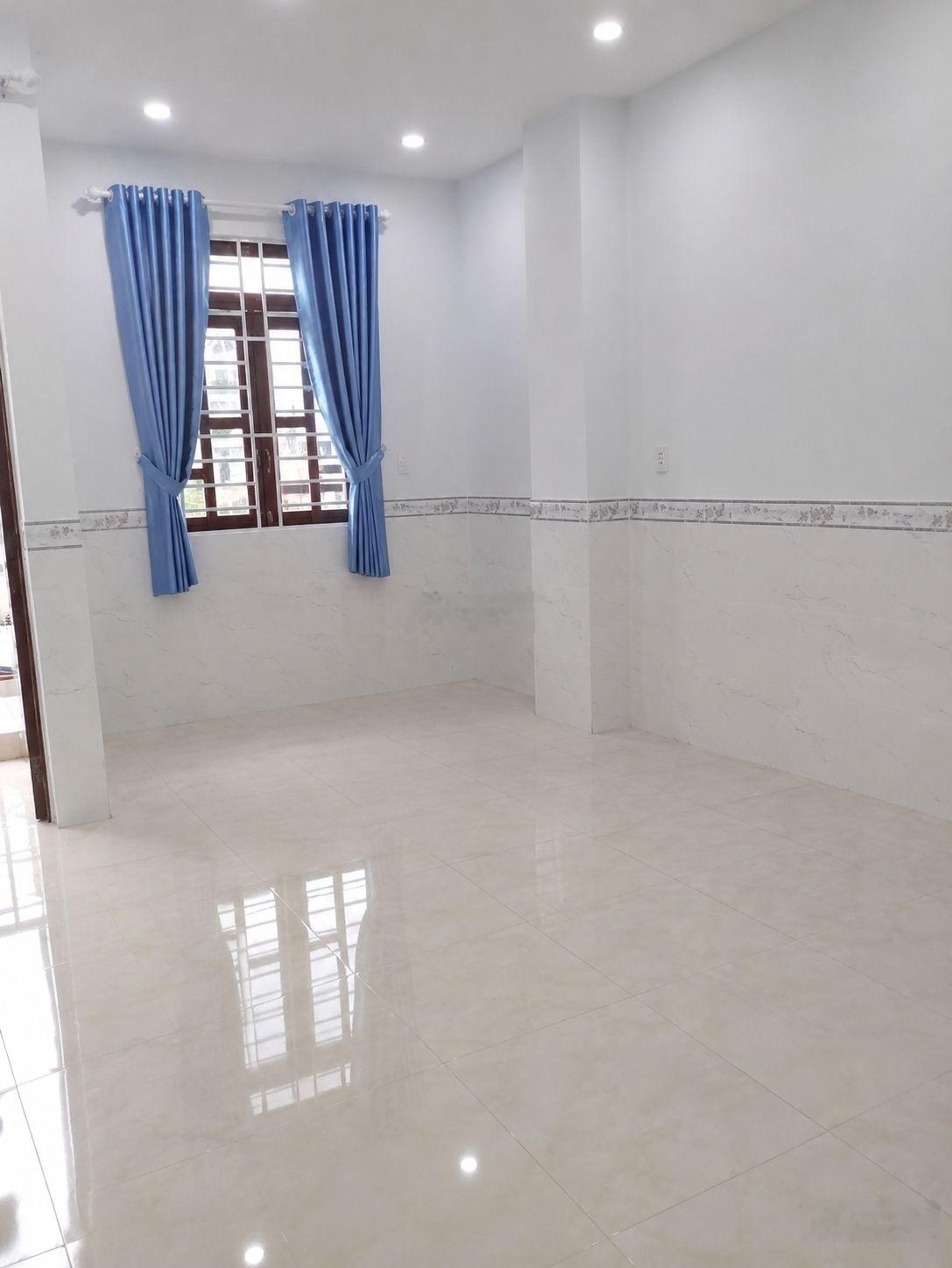 * Nhà bán, Dt: 55m2, Giá chỉ 5,4 Tỷ, Đường Nguyễn Duy Trinh, Tp Thủ Đức, (gần vòng xoay Phú Hữu).