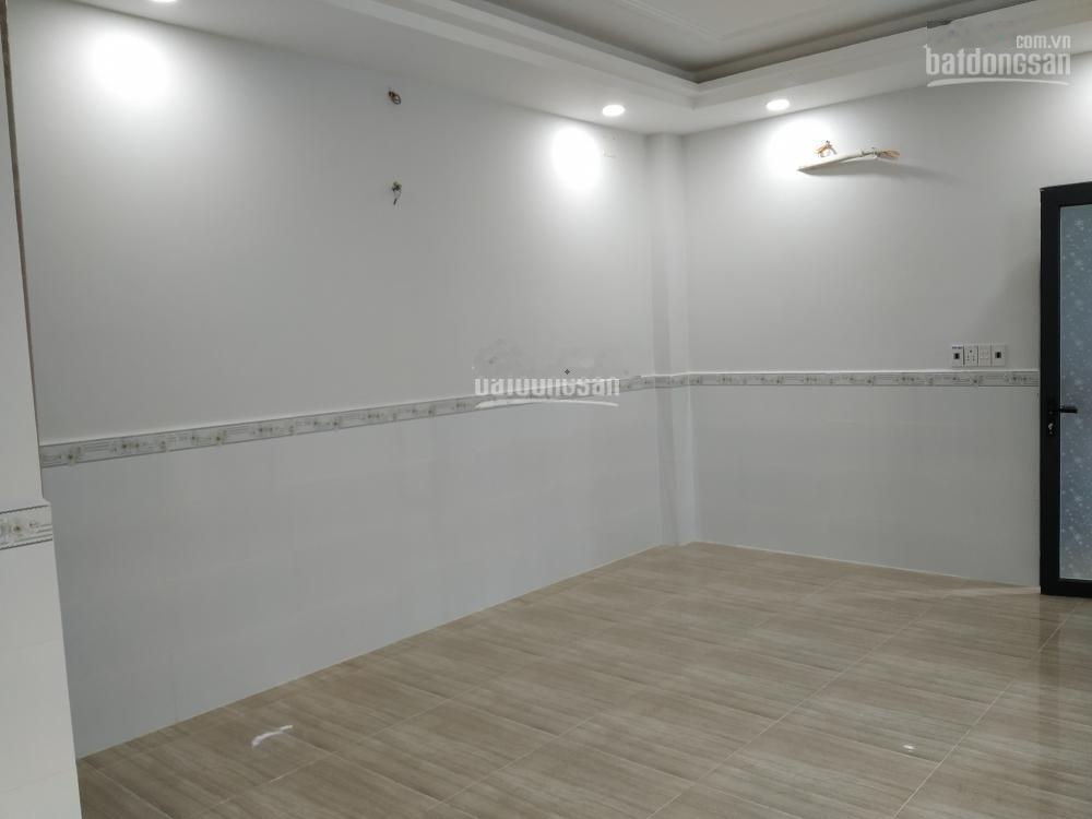Cho thuê phòng đẹp DT 20m2. Có ban công. Máy Lạnh. Tủ lạnh