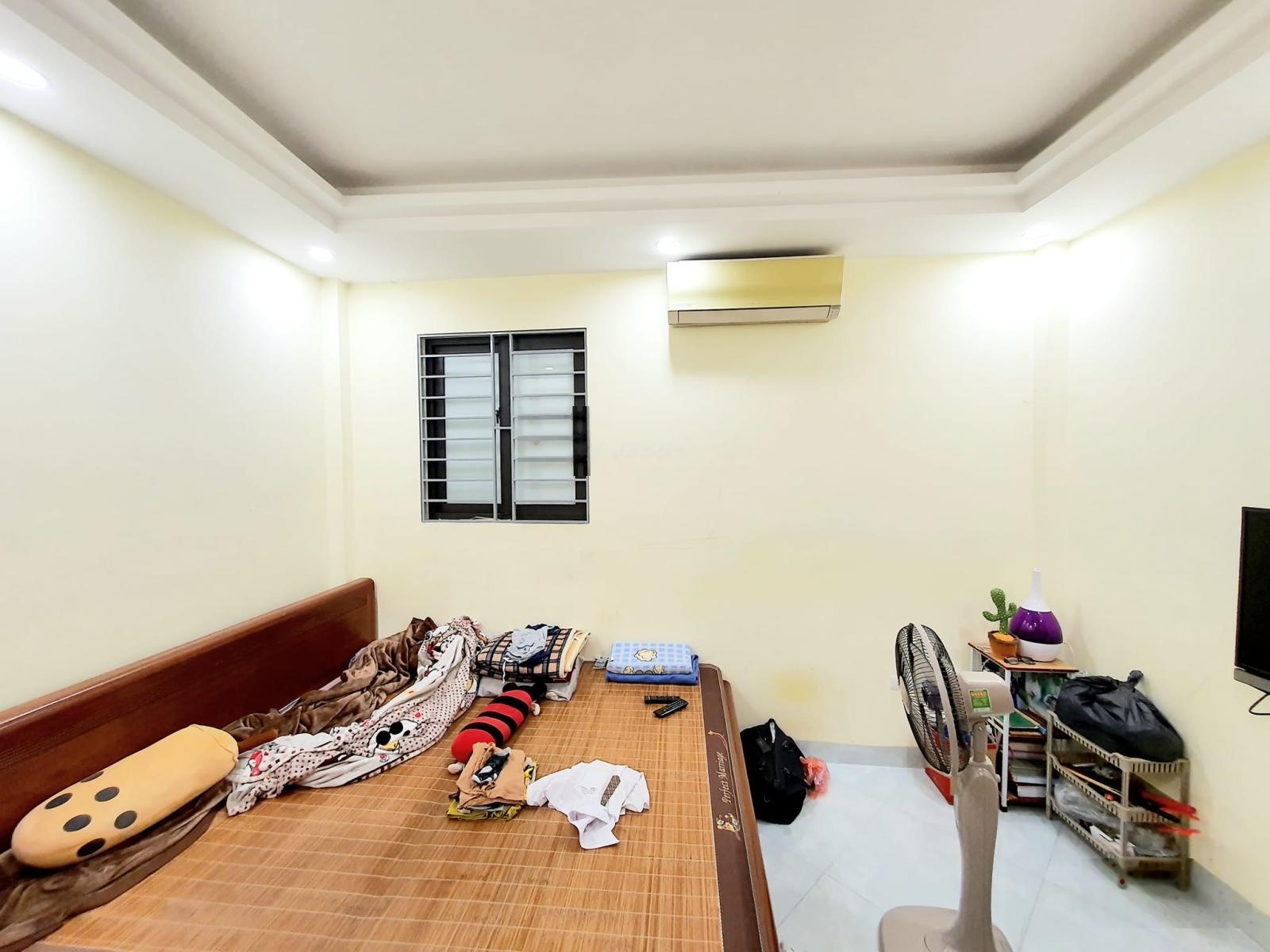 Chính chủ cho thuê nhà tại ngõ 58 phố Đào Tấn, Ba Đình DT 50m2 x 5 tầng 6PN full đồ 0866181198