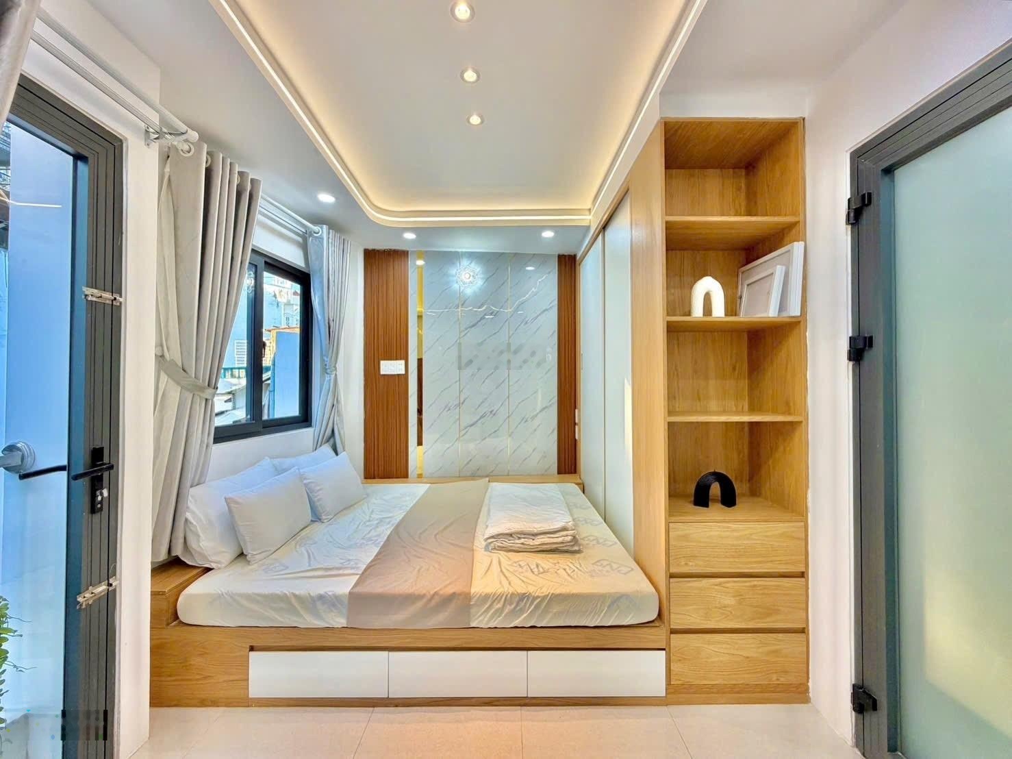 Nhà đẹp Huỳnh Văn Bánh, Phú Nhuận full NT - 4 tầng - chỉ 4.99 tỷ