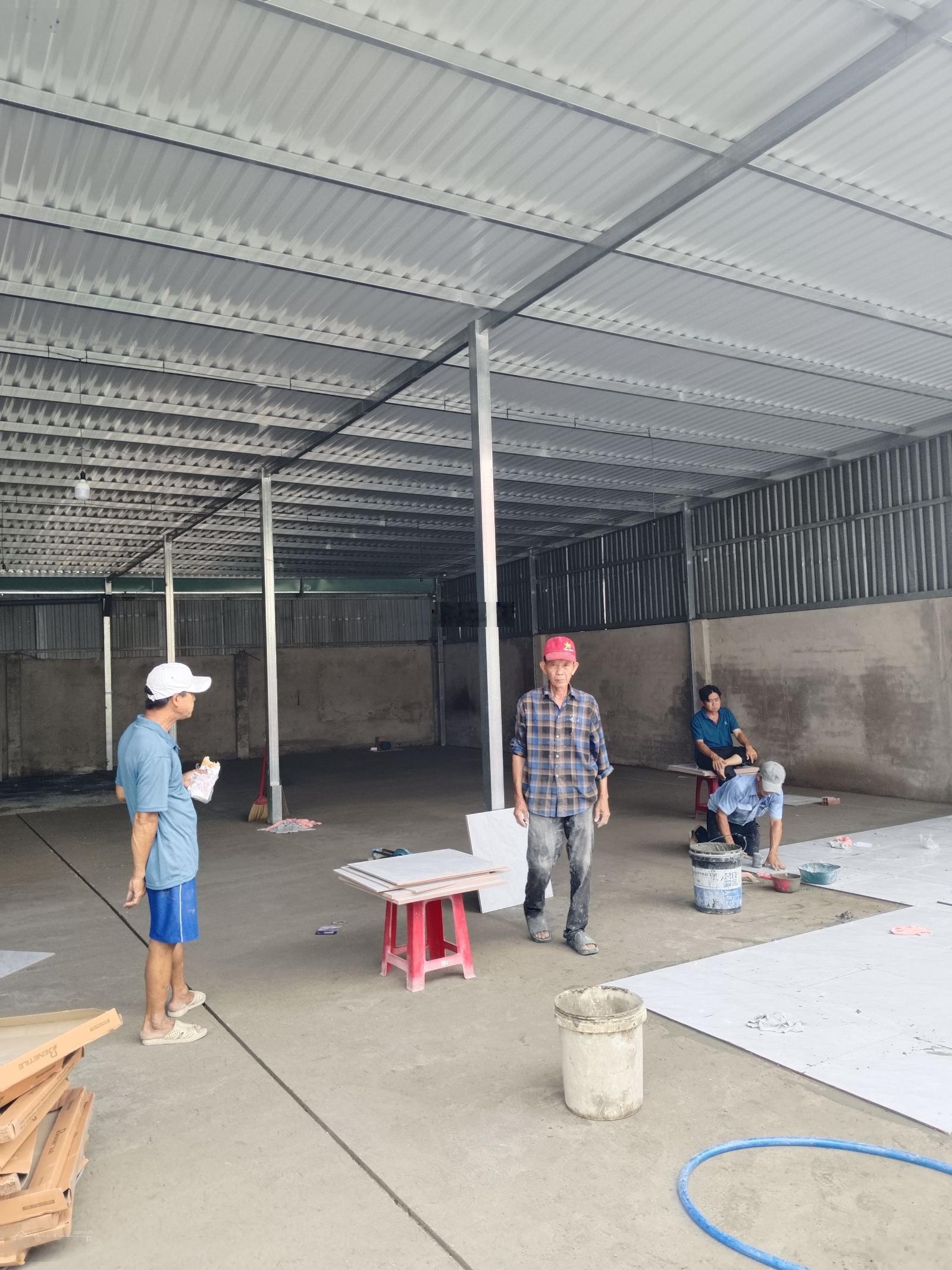Cho thuê nhà xưởng Thới Tam Thôn Hóc Môn, DTKV 500m2, xây dựng 300m2, giá 16tr/tháng