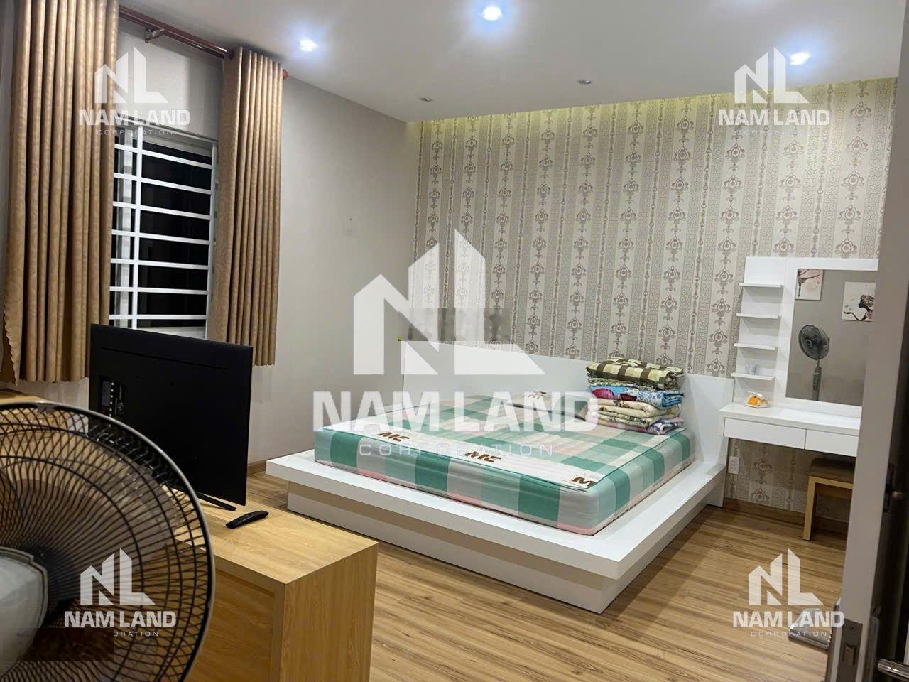 Nhà cho thuê full nội thất, trệt 2 lầu, 3 phòng ngủ,2 wc,đường lớn, giá 18 triệu