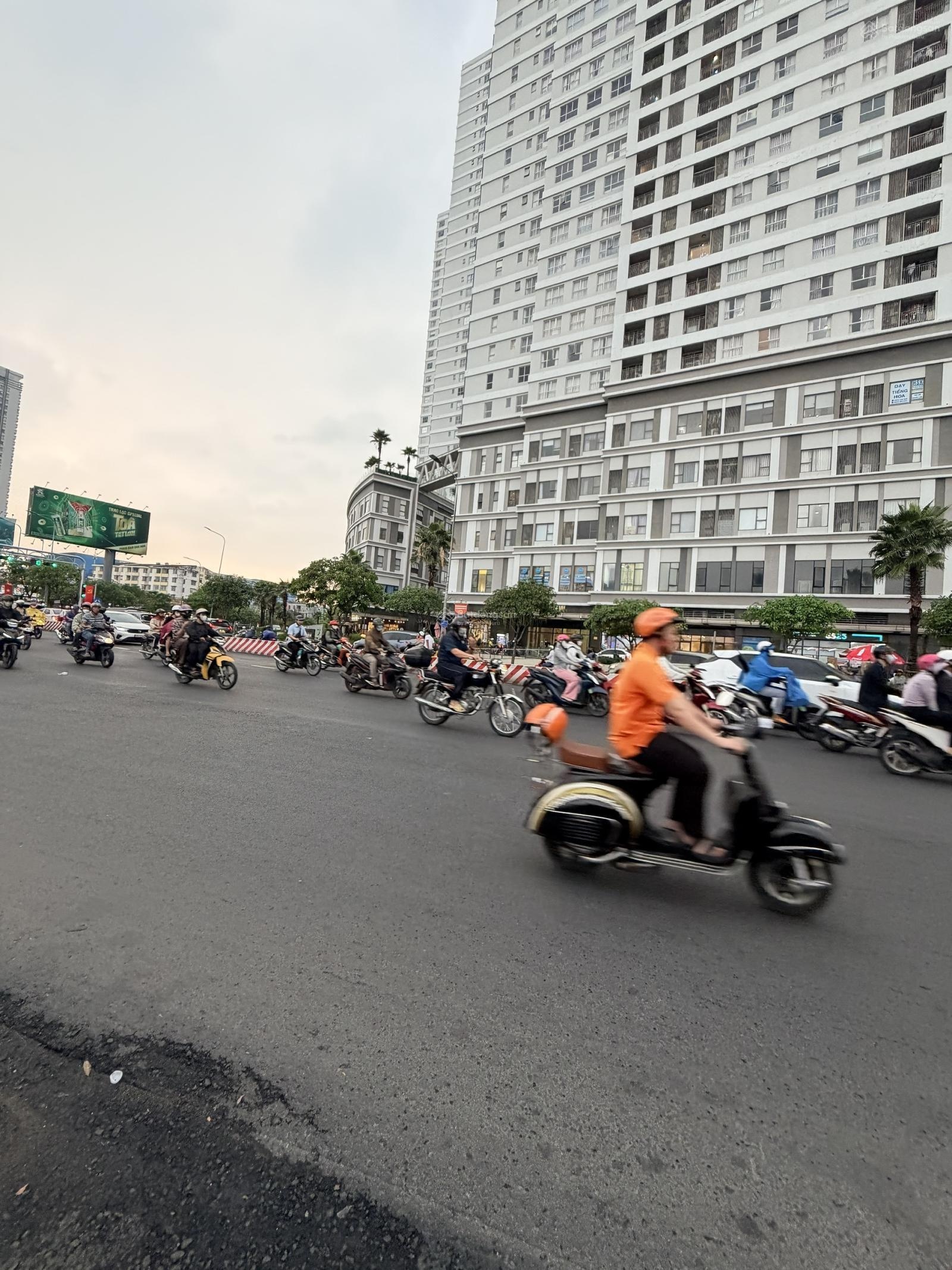 Cho thuê đất trống 3MT Quận 7 - đa dạng DT sẵn GPXD, vào làm ngay