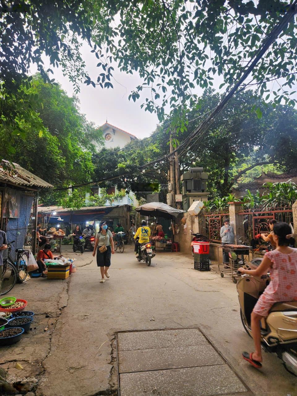 Cho thuê nhà nguyên căn tây hồ 3 tầng, 3pn, giá 10tr/tháng ngõ 38 xuân la