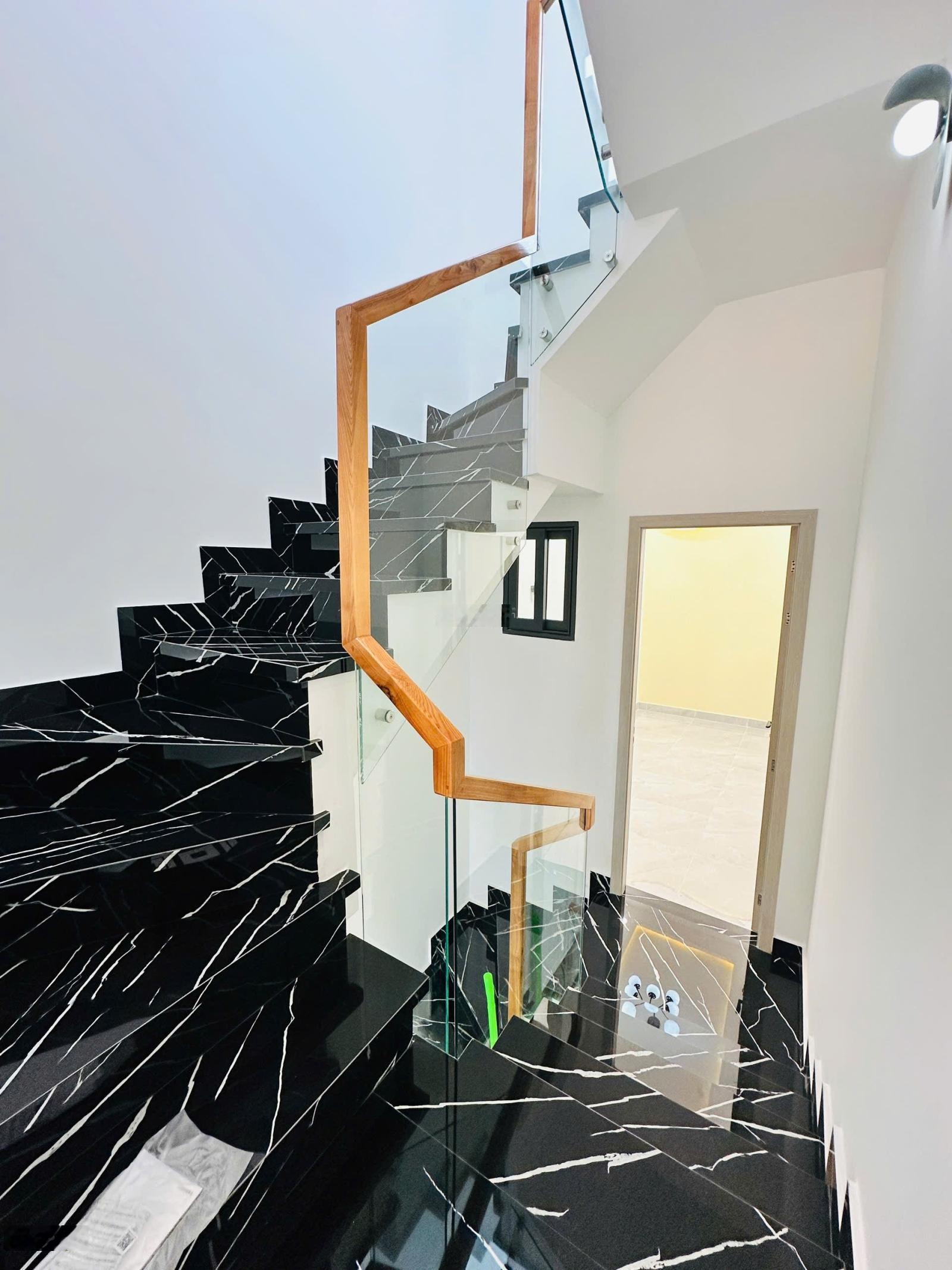 MTKD số 95 Lũy Bán Bích nhà mới 3 tầng chỉ 5.95 tỷ