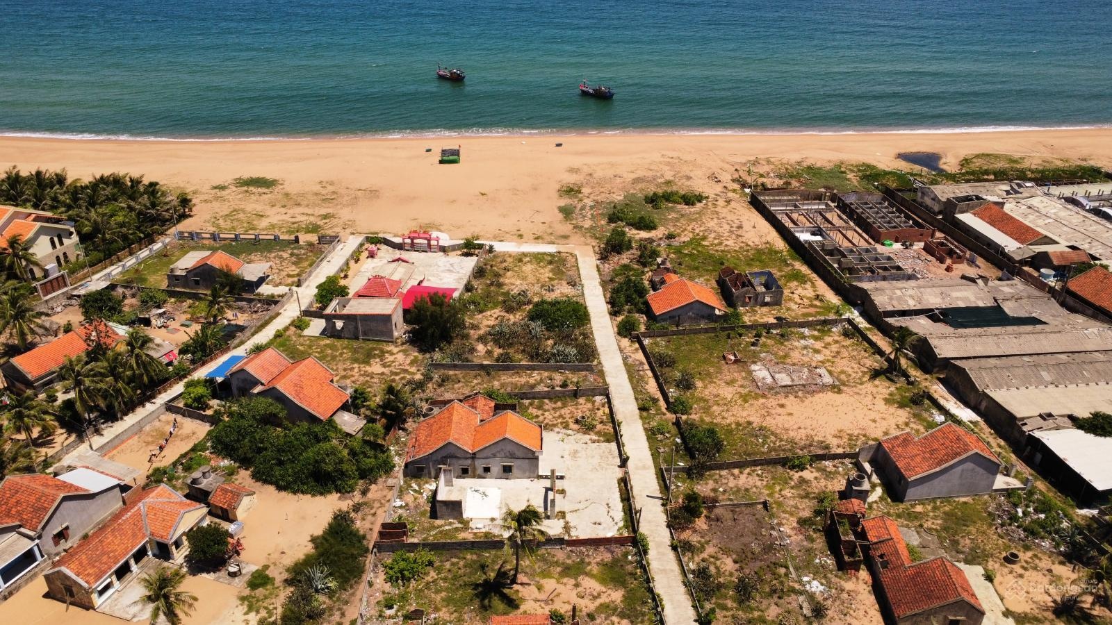 Lô đất biển 640m2 trung tâm biển Lò 2, cách biển 30m, cách Sun Village 100m