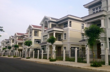 Em cần bán căn BT Hoa Phượng diện tích 227m2. Bán giá chỉ 28.x tỷ (127tr/m2)