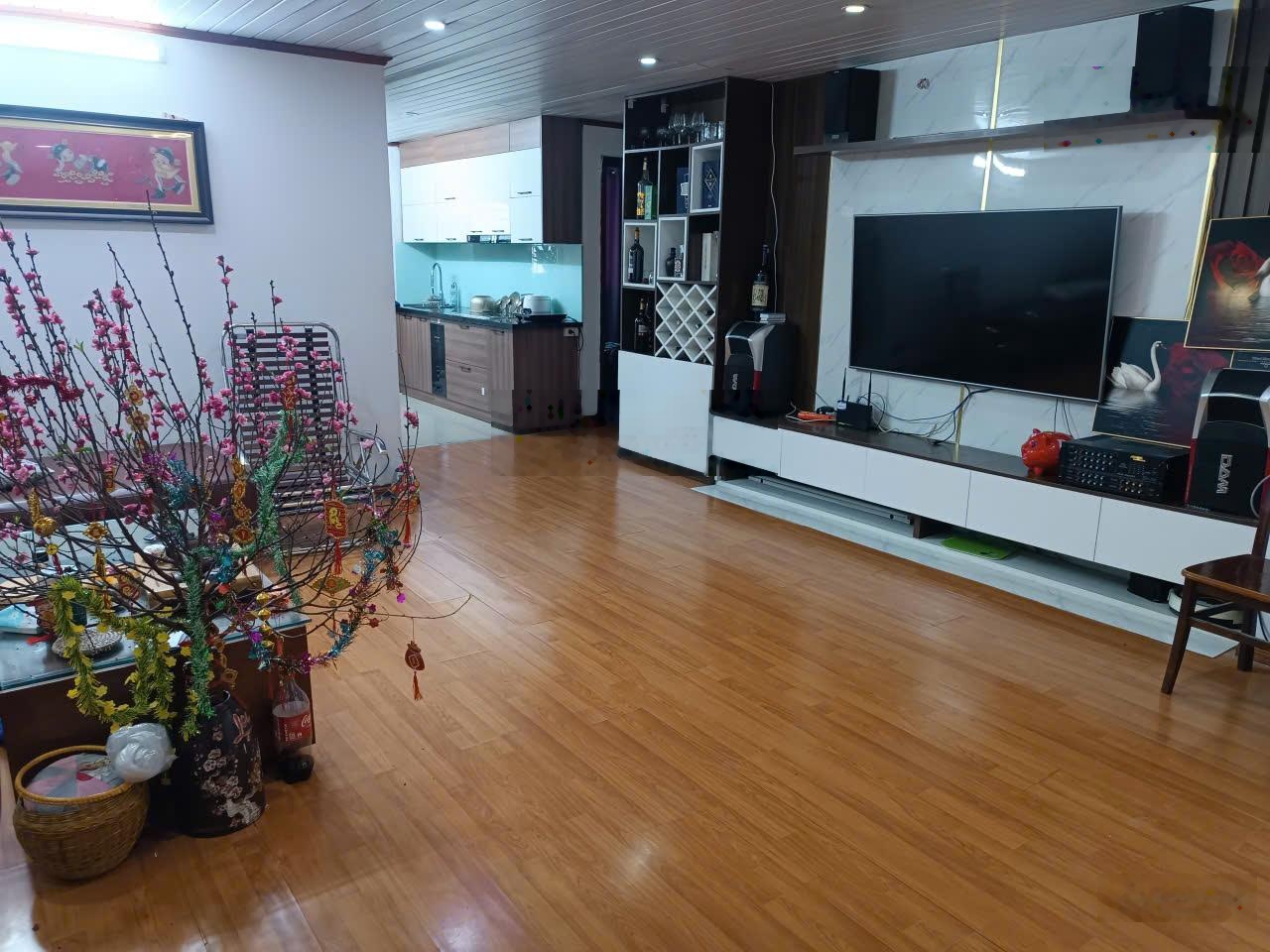 Bán CC Bình Vượng Tower, 5,90 tỷ, 115m2, view đẹp, nội thất đầy đủ