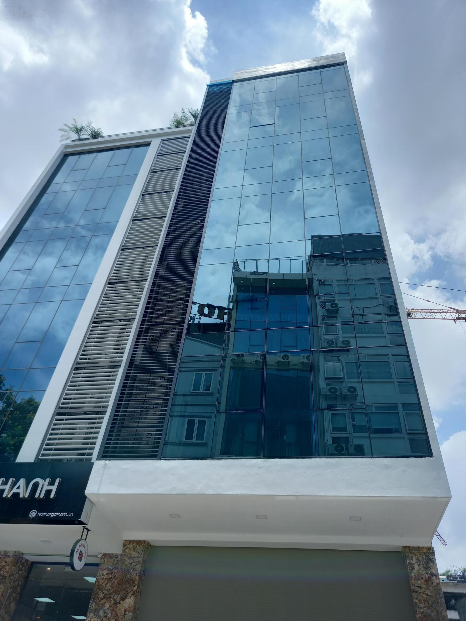 Hạ chào 500tr. Chính chủ bán nhà mặt phố Hoàng Hoa Thám, Thụy Khê, Ba Đình. DT 110m2x 8t, thang máy