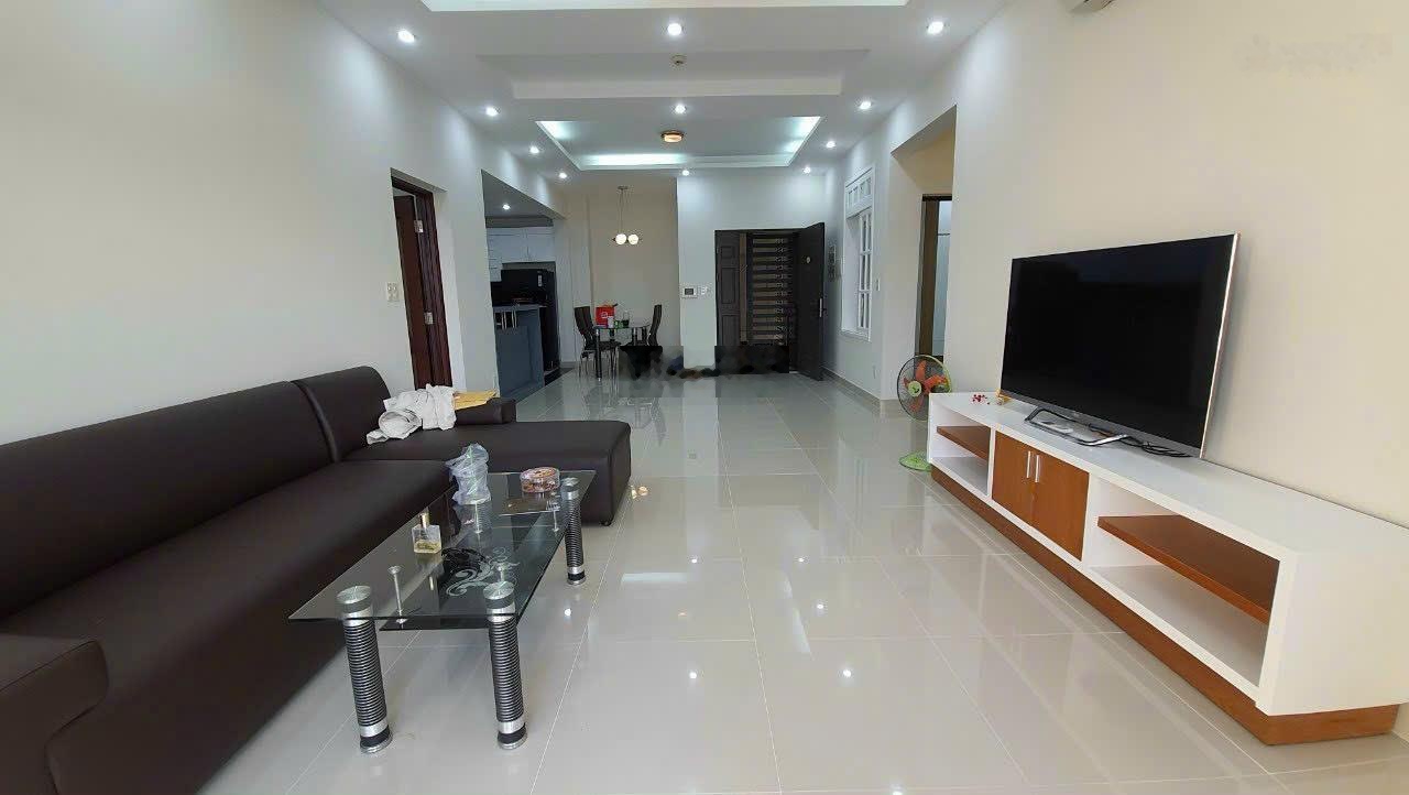 Cần cho thuê nhanh căn Riverside tầng cao 2PN2WC view thoáng mát, giá 17 tr/tháng. LH 0946956116