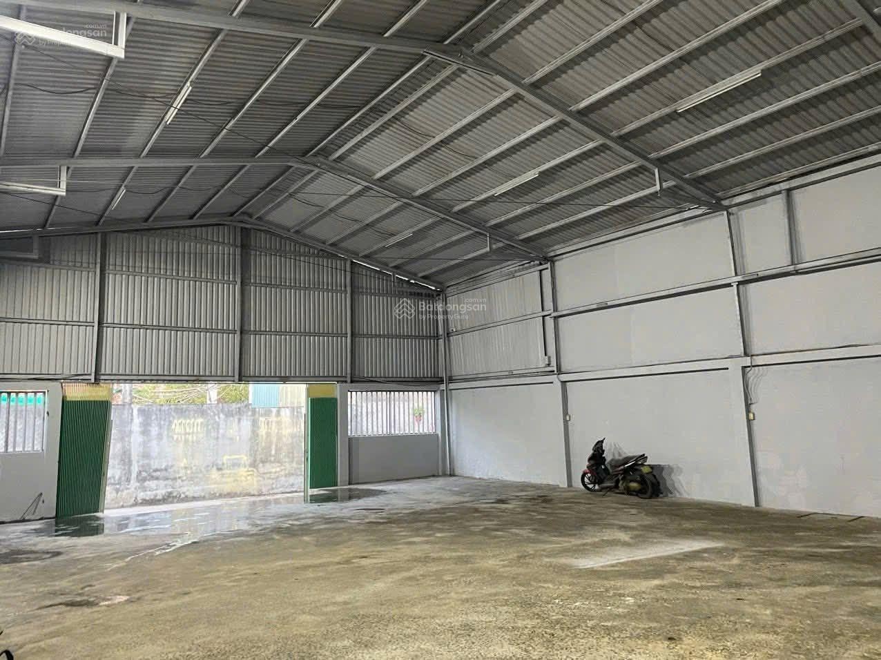 Cho thuê Kho, nhà xưởng 220m2 tại Tô Ngọc Vân, Gò Vấp, 18 triệu VND