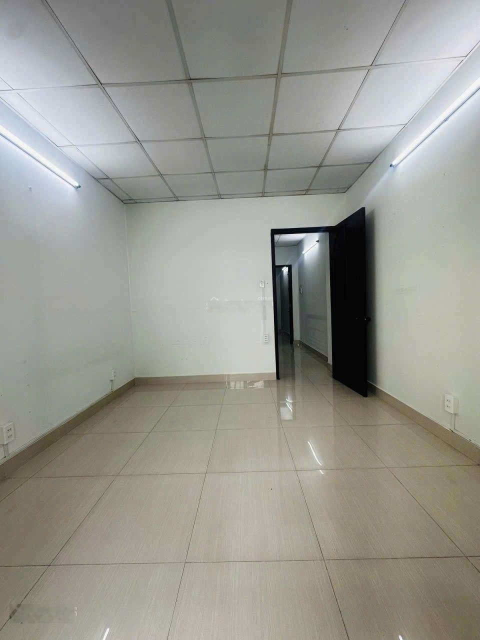 Nhà nguyên căn gần chợ Trần Hữu Trang, thuận tiện vừa ở vừa kinh doanh