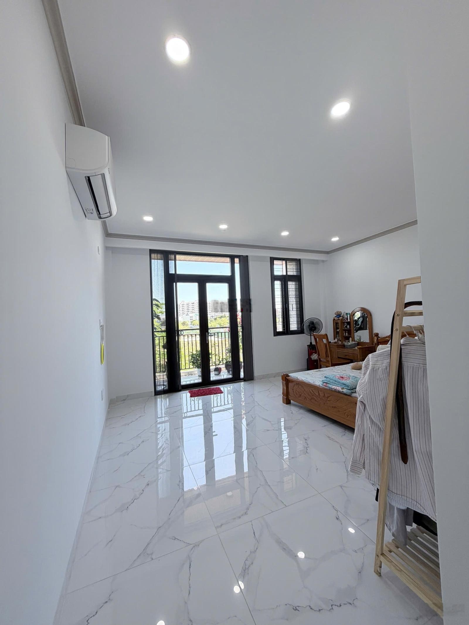 Bán nhà riêng tại Khu đô thị An Bình Tân, 11 tỷ VND, 100m2, giá cực chất, view đẹp