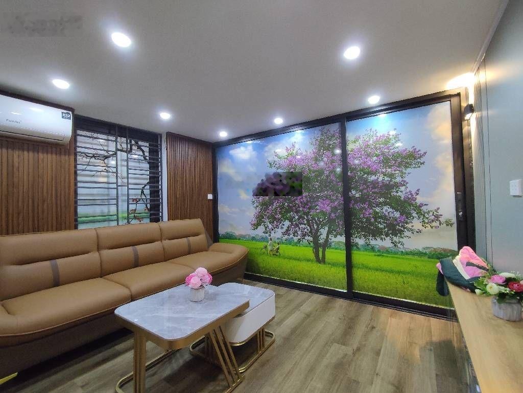 Cho thuê nhà mặt phố Ngõ Gạch, 155 triệu, 51.8m2, 4PN, 4WC, đầy đủ nội thất
