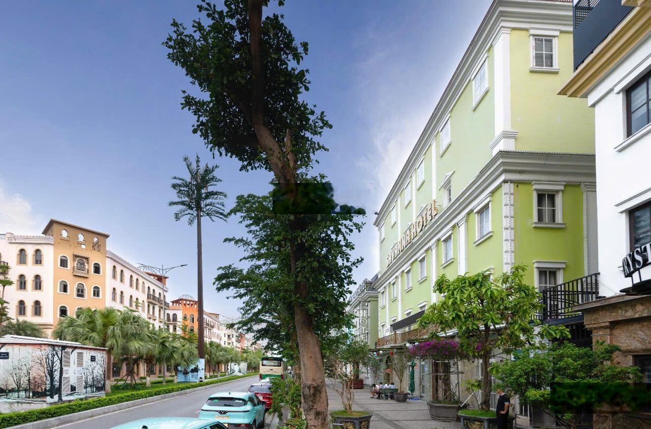 Bán gấp Khách sạn tại TT Bãi Cháy Hạ Long 33 phòng. Lh:0915069737E. Hương)