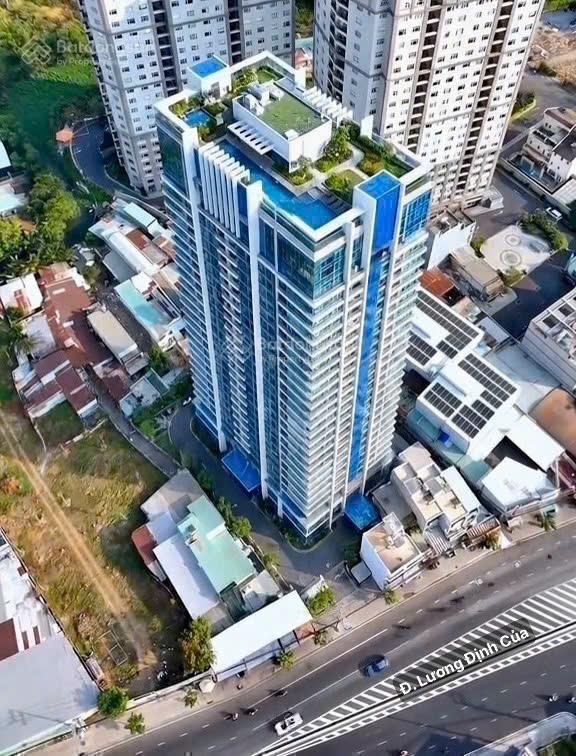 Bán tòa nhà MT Hai Bà Trưng - DT: 20x35m. CN 700m2 hầm + 10 lầu - HĐT 1.8 tỷ/tháng - giá 189 tỷ