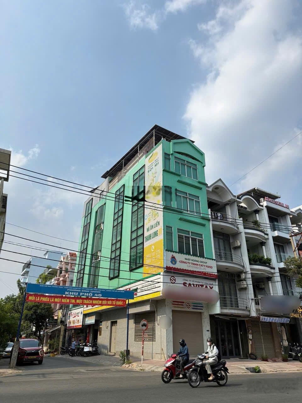 Siêu Vị Trí kinh doanh, Nhà góc 2 Mặt Tiền Chu Văn An p.26 Bình Thạnh, 4x18m, 5 Tầng. Có thang máy