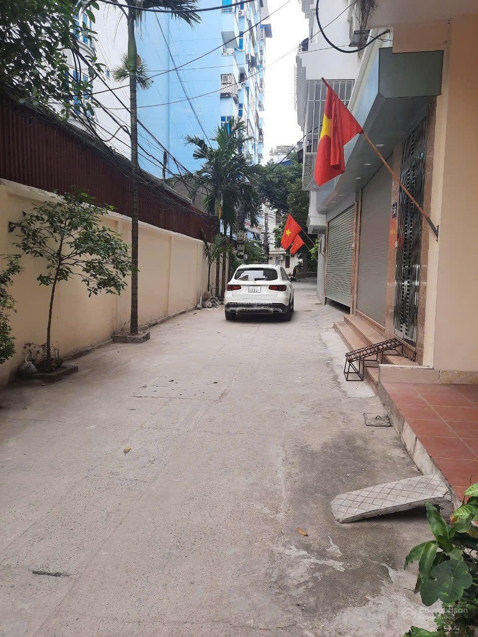 Chính chủ cho thuê nhà nguyên căn Lê Trọng Tấn, ô tô vào nhà 55m2 *3 tầng, 12 triệu/tháng