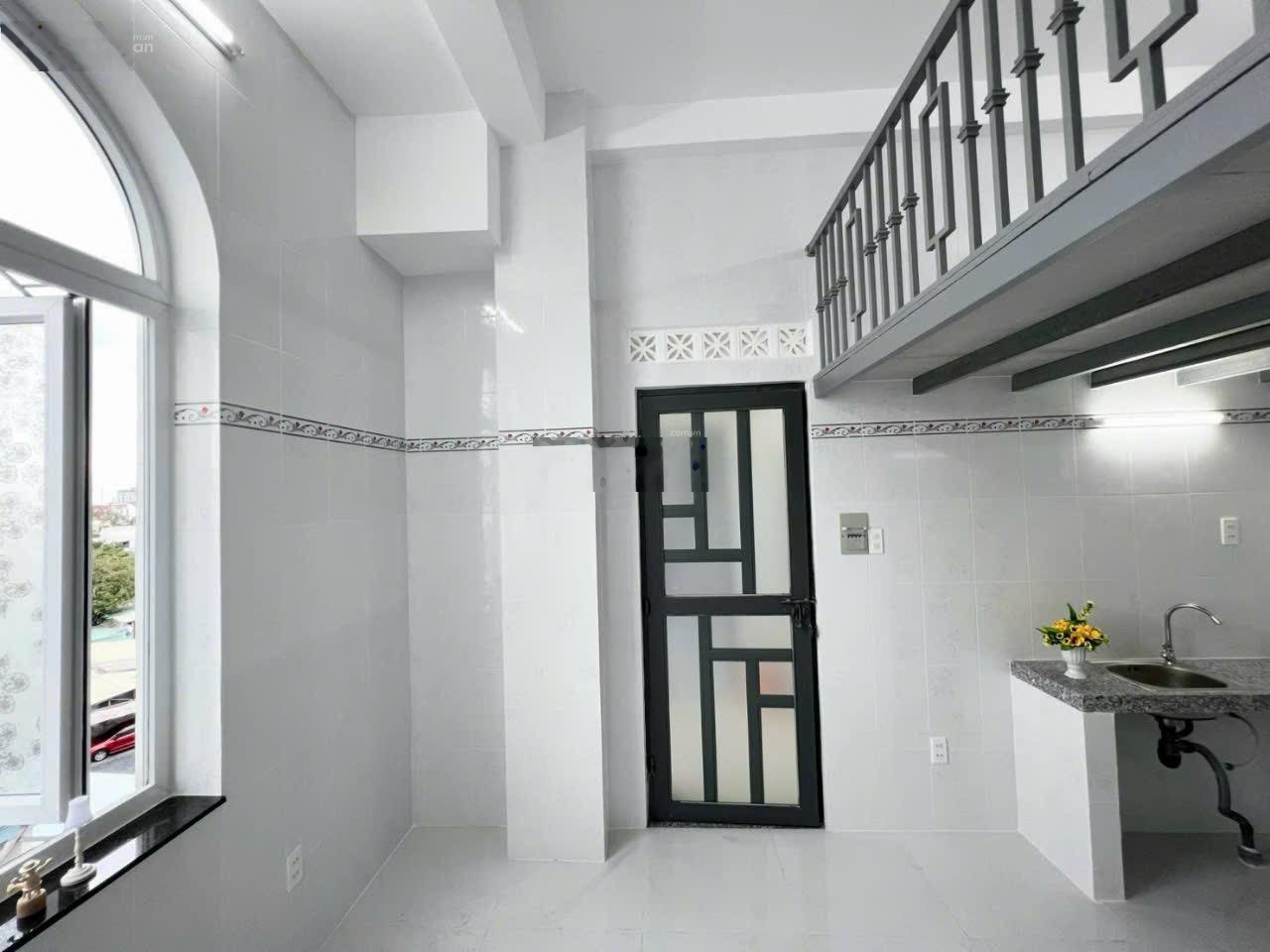 Phòng trọ quận 2, Gác cao thoáng, có cửa sổ lớn đi Sala tầm 10